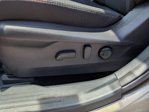 Used 2025 Subaru Outback Premium AWD/4WD image 20