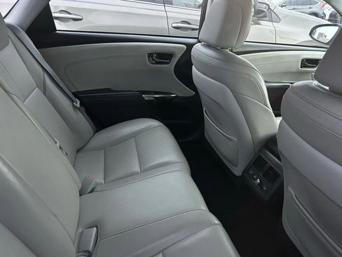 Used 2016 Toyota Avalon Limited image 5