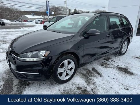 Used 2018 Volkswagen Golf SE image 1