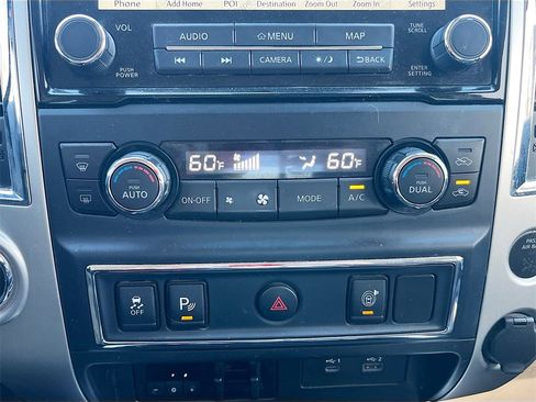 Used 2020 Nissan Titan SV w/ SV Convenience Package image 16