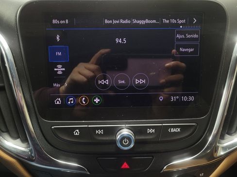 Used 2020 Chevrolet Equinox Premier image 25