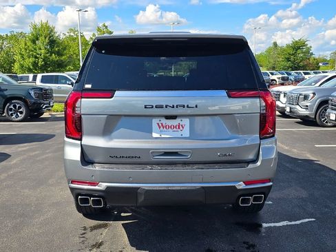 New 2026 GMC Yukon Denali w/ Denali Reserve Package AWD/4WD image 9