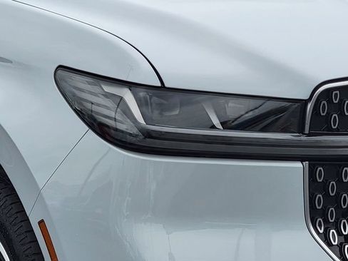 Certified 2025 Lincoln Navigator L Reserve AWD/4WD image 16
