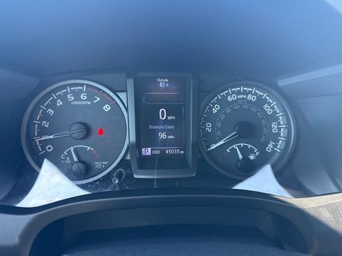 Used 2019 Toyota Tacoma TRD Off-Road AWD/4WD image 12