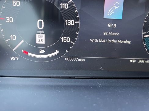 New 2025 Land Rover Discovery S image 15