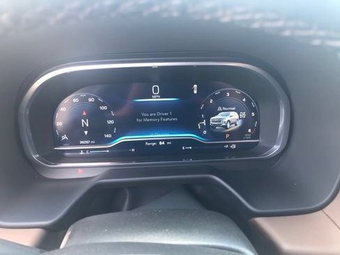 Used 2023 Chevrolet Tahoe High Country AWD/4WD image 6