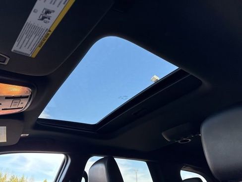 Used 2024 Dodge Durango GT image 25