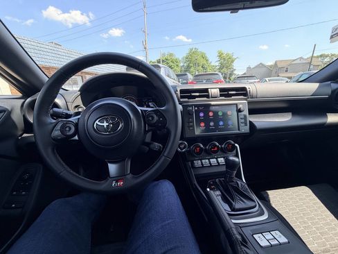Used 2025 Toyota GR86 RWD image 53