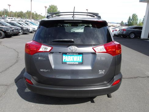 Used 2015 Toyota RAV4 XLE AWD/4WD image 4