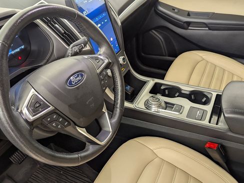 Used 2022 Ford Edge SEL w/ Cargo Accessory Package image 4