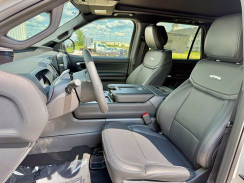 New 2026 Ford Expedition Max Platinum w/ Stealth Appearance Package AWD/4WD image 11