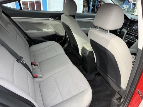 Used 2020 Hyundai Elantra SEL image 15