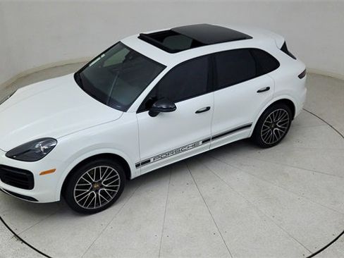 Used 2021 Porsche Cayenne Base image 77
