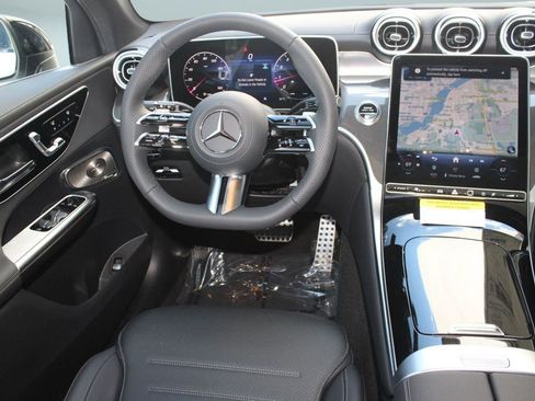 Used 2026 Mercedes-Benz GLC 300 4MATIC image 30