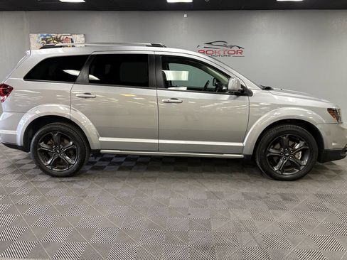 Used 2019 Dodge Journey Crossroad w/ Nav & Sun Group image 9