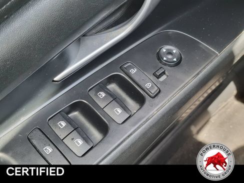 Used 2022 Hyundai Elantra Limited w/ Preferred Accessory Package FWD image 25