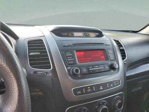Used 2015 Kia Sorento LX FWD image 19