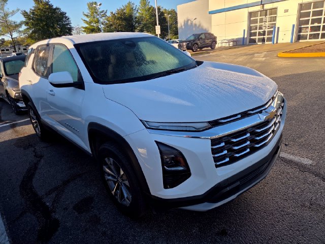 Used 2026 Chevrolet Equinox LT AWD/4WD image 3