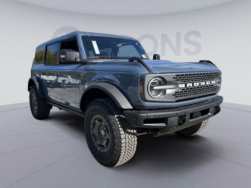 New 2025 Ford Bronco Badlands image 10