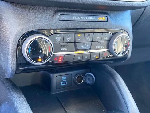 Used 2022 Ford Escape SEL image 13