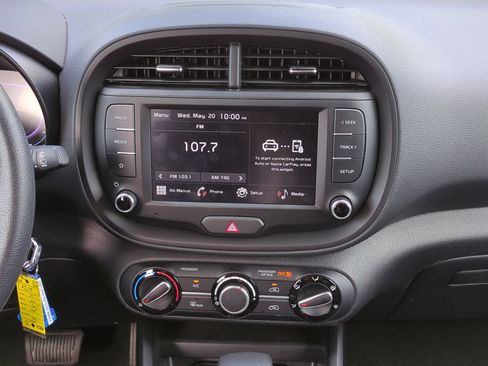 Used 2025 Kia Soul LX w/ LX Technology Package FWD image 18