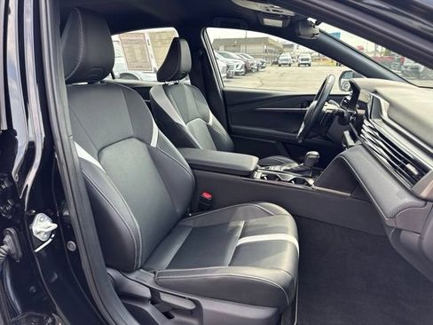 Used 2025 Toyota Camry SE FWD image 18