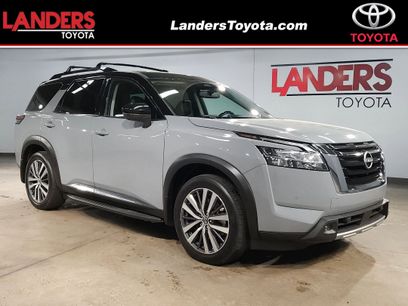 Used 2022 Nissan Pathfinder Platinum w/ Lighting Package (N93)