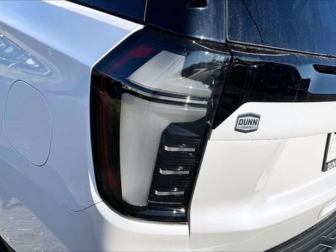 Used 2025 Chevrolet Tahoe RST w/ Comfort Package image 33