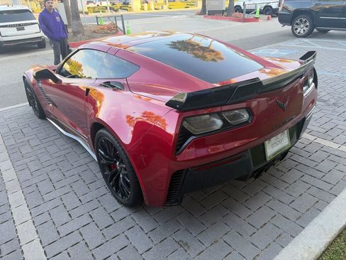Used 2015 Chevrolet Corvette Z06 w/ 3LZ Preferred Equipment Group RWD image 4