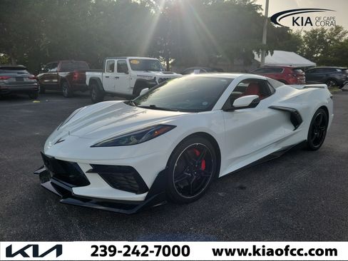 Used 2022 Chevrolet Corvette Stingray Premium Conv w/ Z51 Performance Package RWD image 3