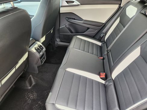 New 2026 Volkswagen Taos SEL AWD/4WD image 19