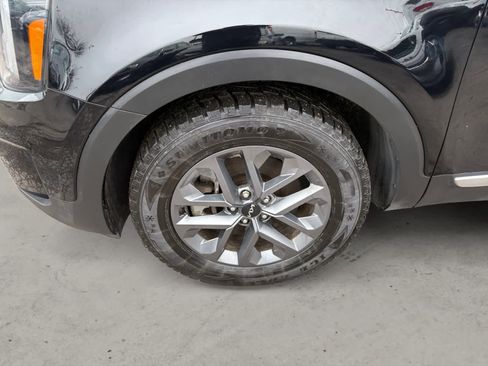 Used 2023 Kia Telluride LX image 8