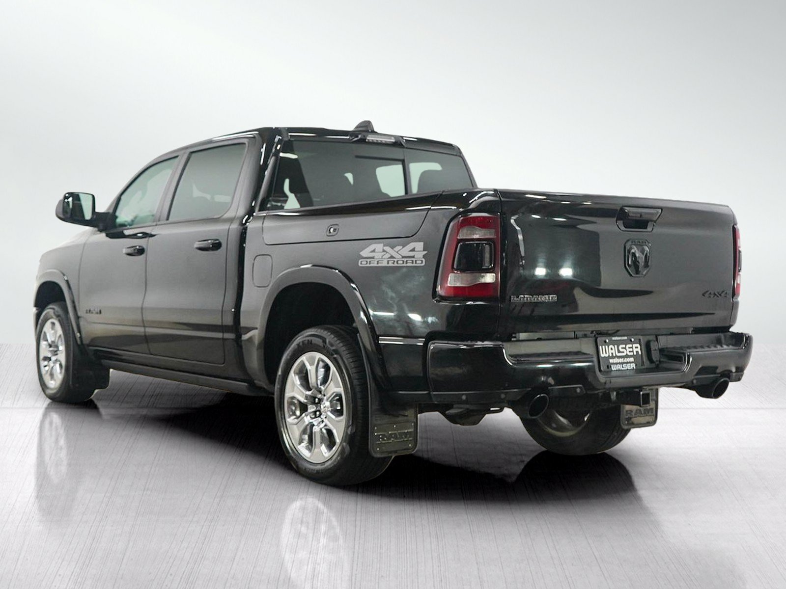 Used 2021 RAM 1500 Laramie AWD/4WD image 3