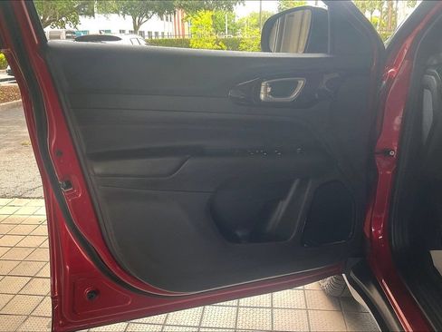Used 2025 Jeep Compass Trailhawk AWD/4WD image 2