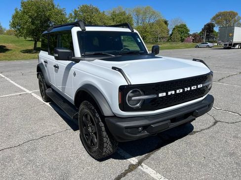 Used 2025 Ford Bronco Outer Banks AWD/4WD image 2