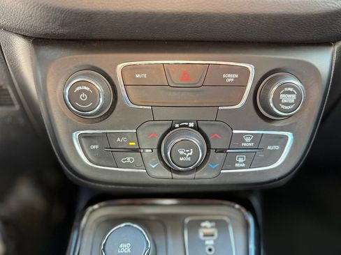 Used 2019 Jeep Compass Limited AWD/4WD image 21