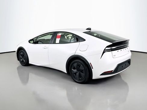 New 2026 Toyota Prius Plug-In Hybrid FWD image 7