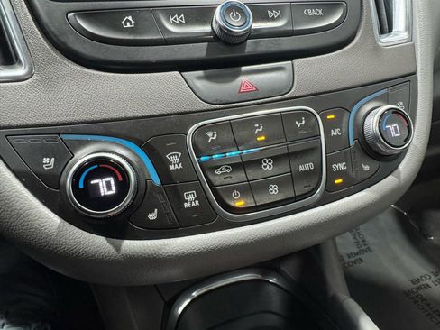 Used 2018 Chevrolet Malibu Premier w/ Premier Sun and Wheel Package FWD image 39