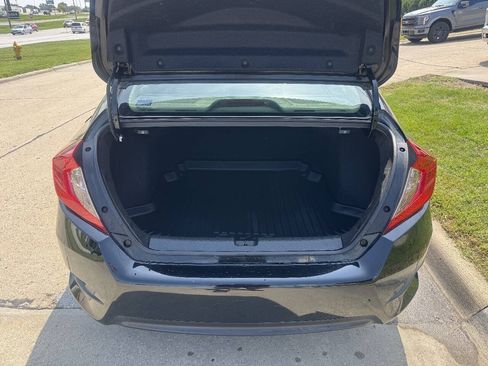 Used 2018 Honda Civic EX-L image 10