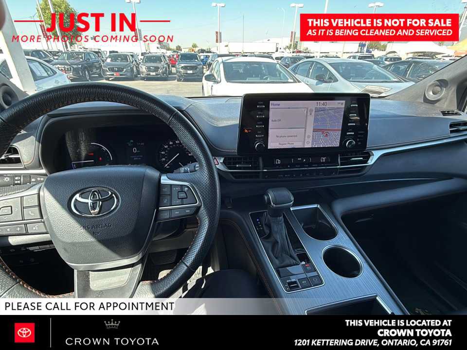 Used 2024 Toyota Sienna XSE w/ XSE Plus Package FWD image 8