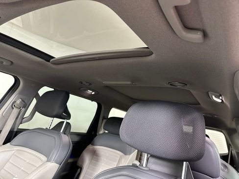 Used 2024 Kia EV9 Land image 12