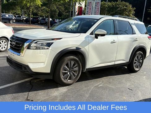 Used 2024 Nissan Pathfinder SV AWD/4WD image 4