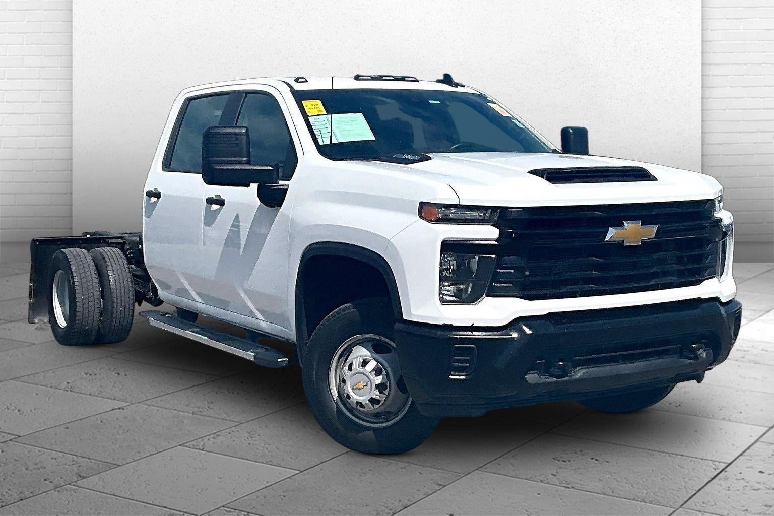Used 2026 Chevrolet Silverado 3500 W/T AWD/4WD image 1