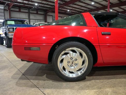 Used 1994 Chevrolet Corvette Coupe RWD image 9