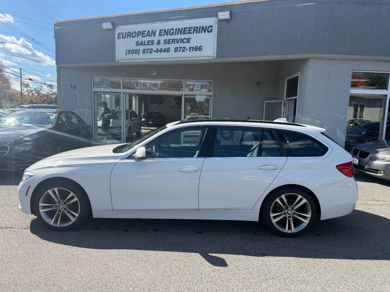 Used 2016 BMW 328i xDrive Wagon AWD/4WD image 4
