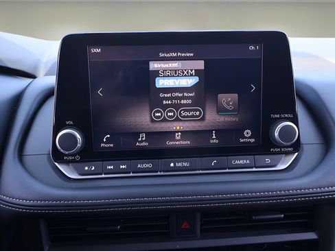 Used 2025 Nissan Rogue S FWD image 22