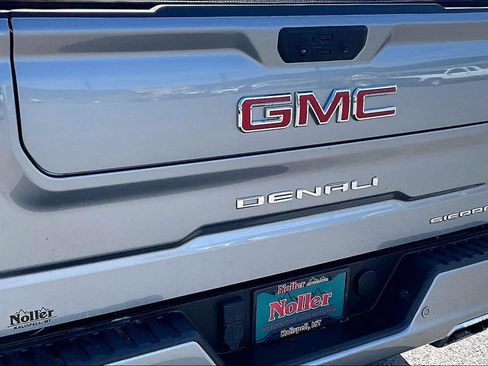 Used 2023 GMC Sierra 1500 Denali w/ Denali Reserve Package AWD/4WD image 8