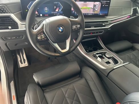 Used 2024 BMW X5 xDrive40i w/ Premium Package image 31