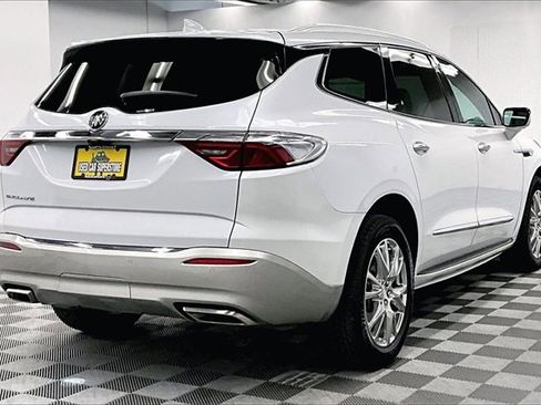 Used 2022 Buick Enclave Premium w/ Experience Buick Package image 11