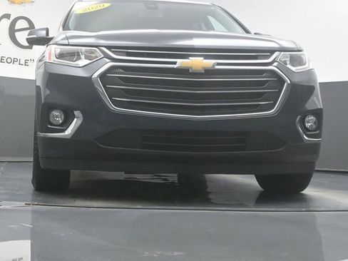 Used 2020 Chevrolet Traverse LT w/ Driver Confidence II Package image 3